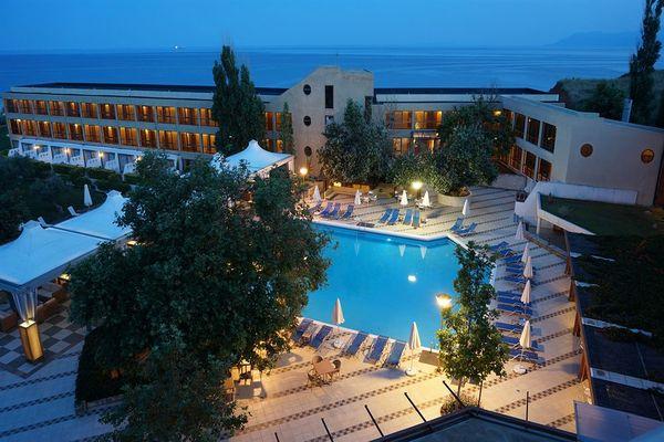 Alexander Beach 5*, Макрис