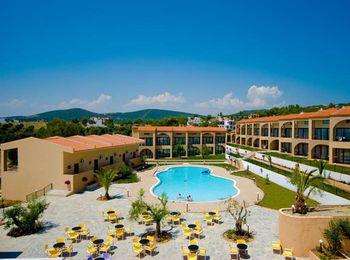 Двухэтажные корпуса Village Mare 4